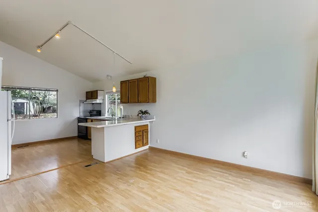 $3,400 | 12078 Northeast 137th Court, Kirkland, WA 98034