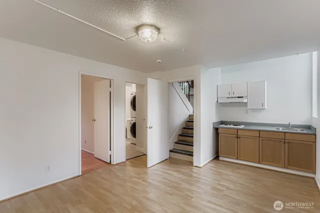 $3,400 | 12078 Northeast 137th Court, Kirkland, WA 98034