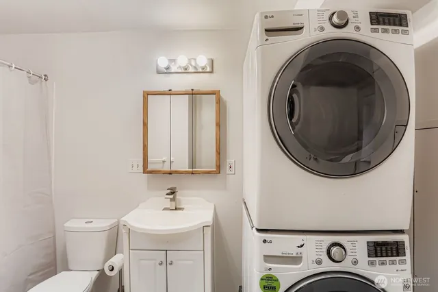 $3,400 | 12078 Northeast 137th Court, Kirkland, WA 98034