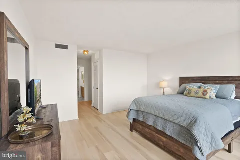 $595,000 | 1101 South Arlington Ridge Road, Unit 608, Arlington, VA 22202