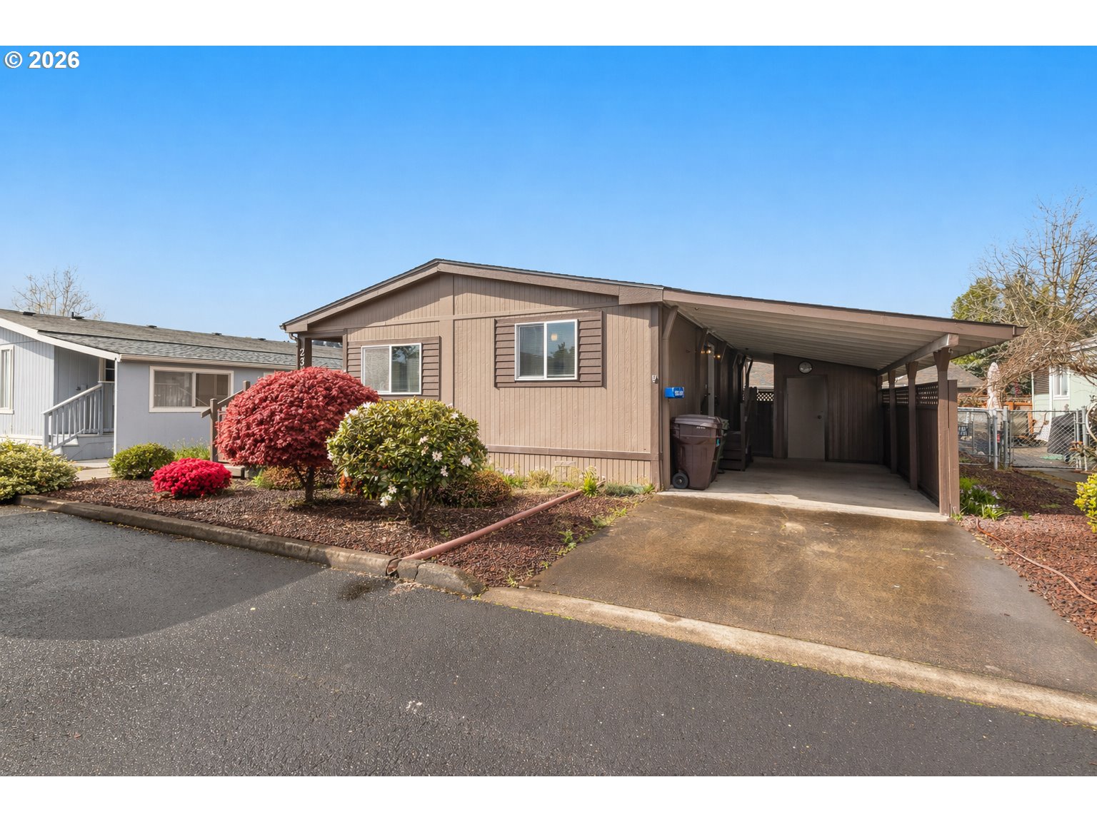 336 Franklin Place Longview, WA 98632 - Photo 1 of 28 a front view of a house with yard
