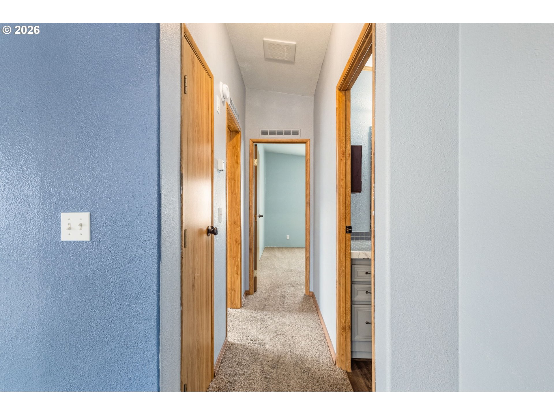 336 Franklin Place Longview, WA 98632 - Photo 11 of 28 a view of a bathroom from a hallway