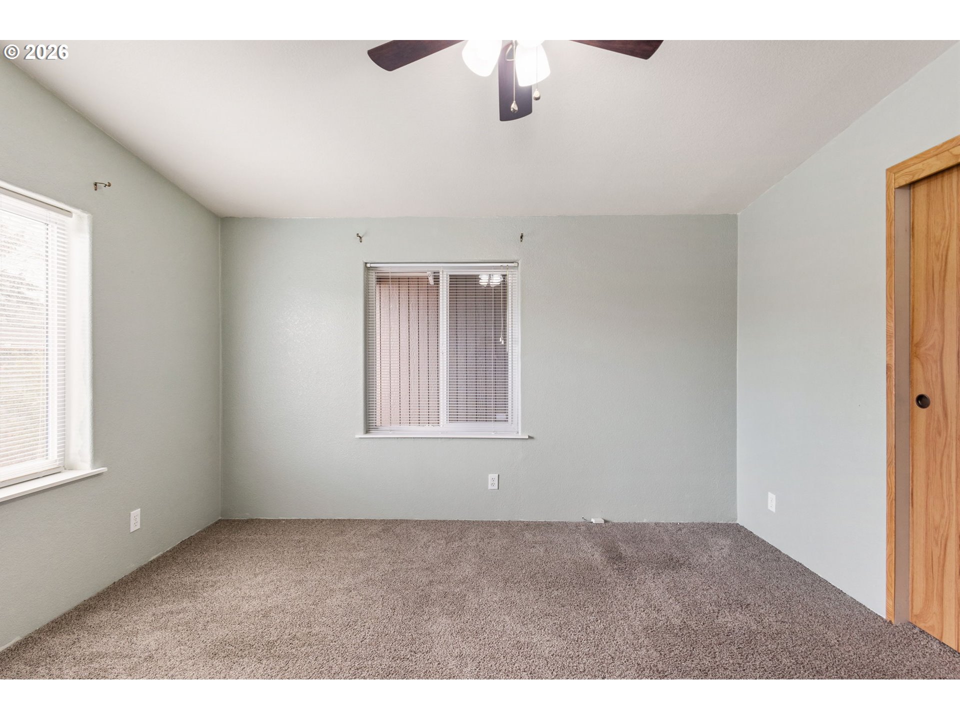 336 Franklin Place Longview, WA 98632 - Photo 14 of 28 a view of an empty room with a window