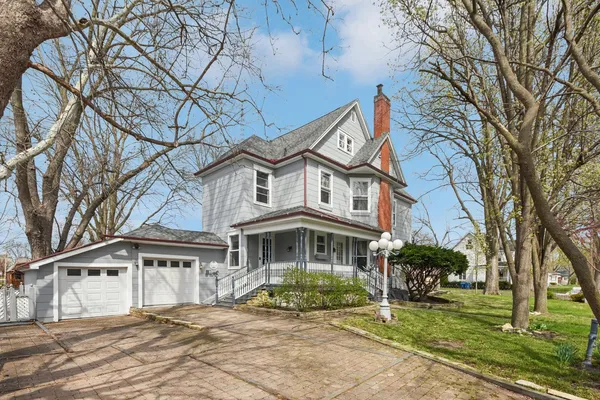 $290,000 | 1003 North Chicago Street, Pontiac, IL 61764