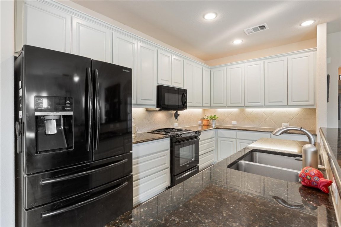 824 Sierra Blanco Loop Georgetown, TX 78633 - Photo 17 of 38