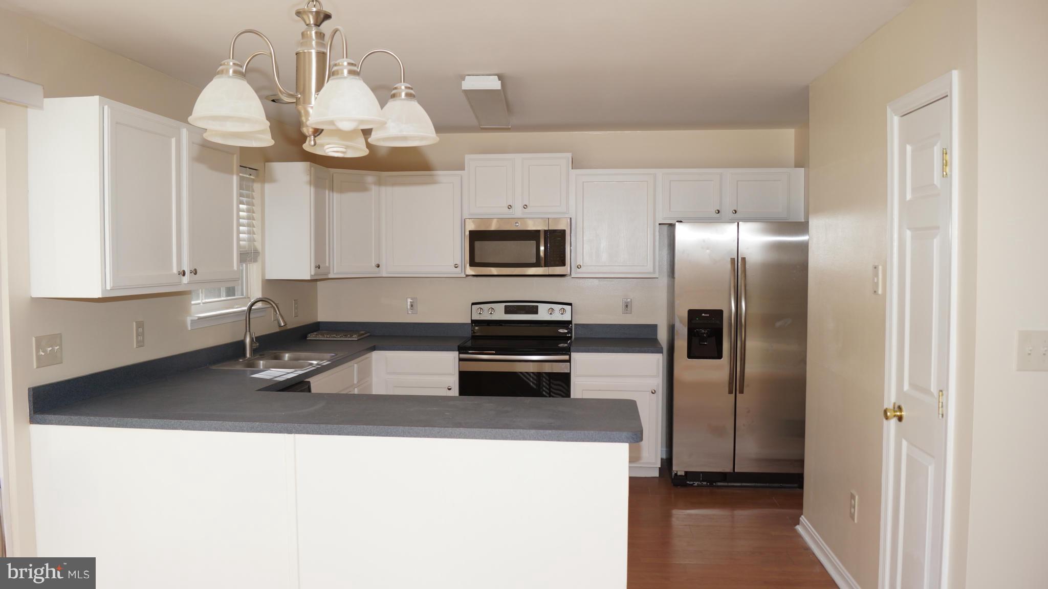 7923 Elizabeth Road Pasadena, MD 21122 - Photo 3 of 11 Kitchen