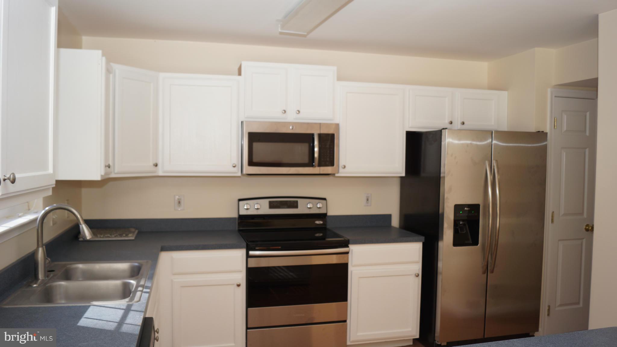 7923 Elizabeth Road Pasadena, MD 21122 - Photo 4 of 11 Kitchen