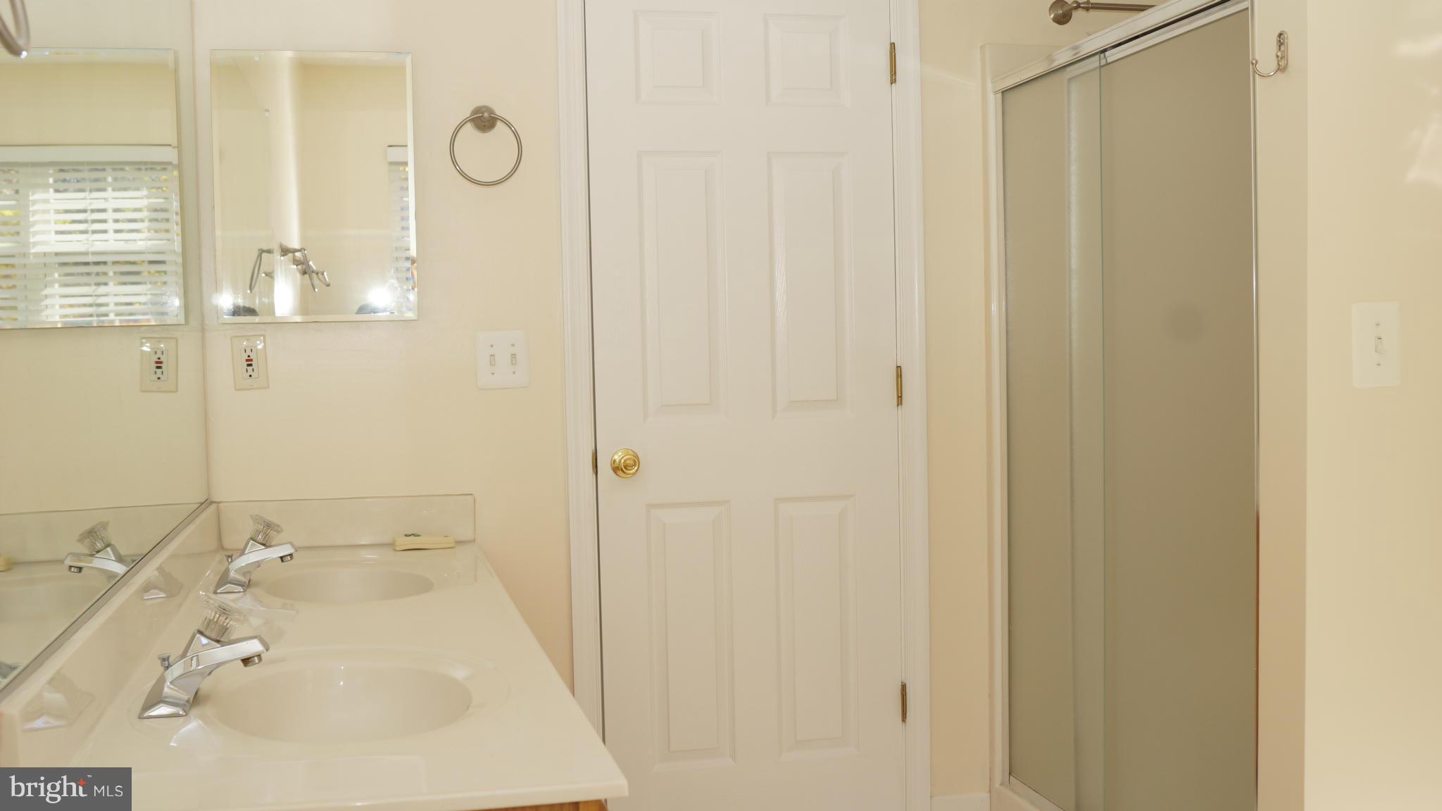 7923 Elizabeth Road Pasadena, MD 21122 - Photo 7 of 11 Bath (Master)