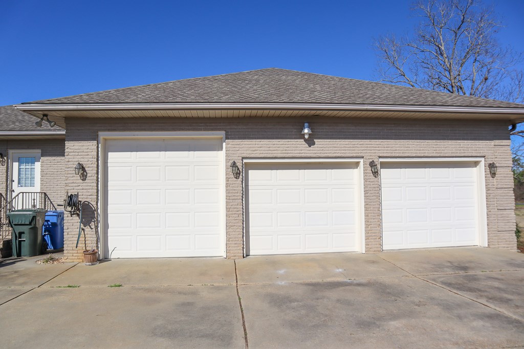993 Suggs Road Headland, AL 36345 - Photo 48 of 56 THREE Car Garage!