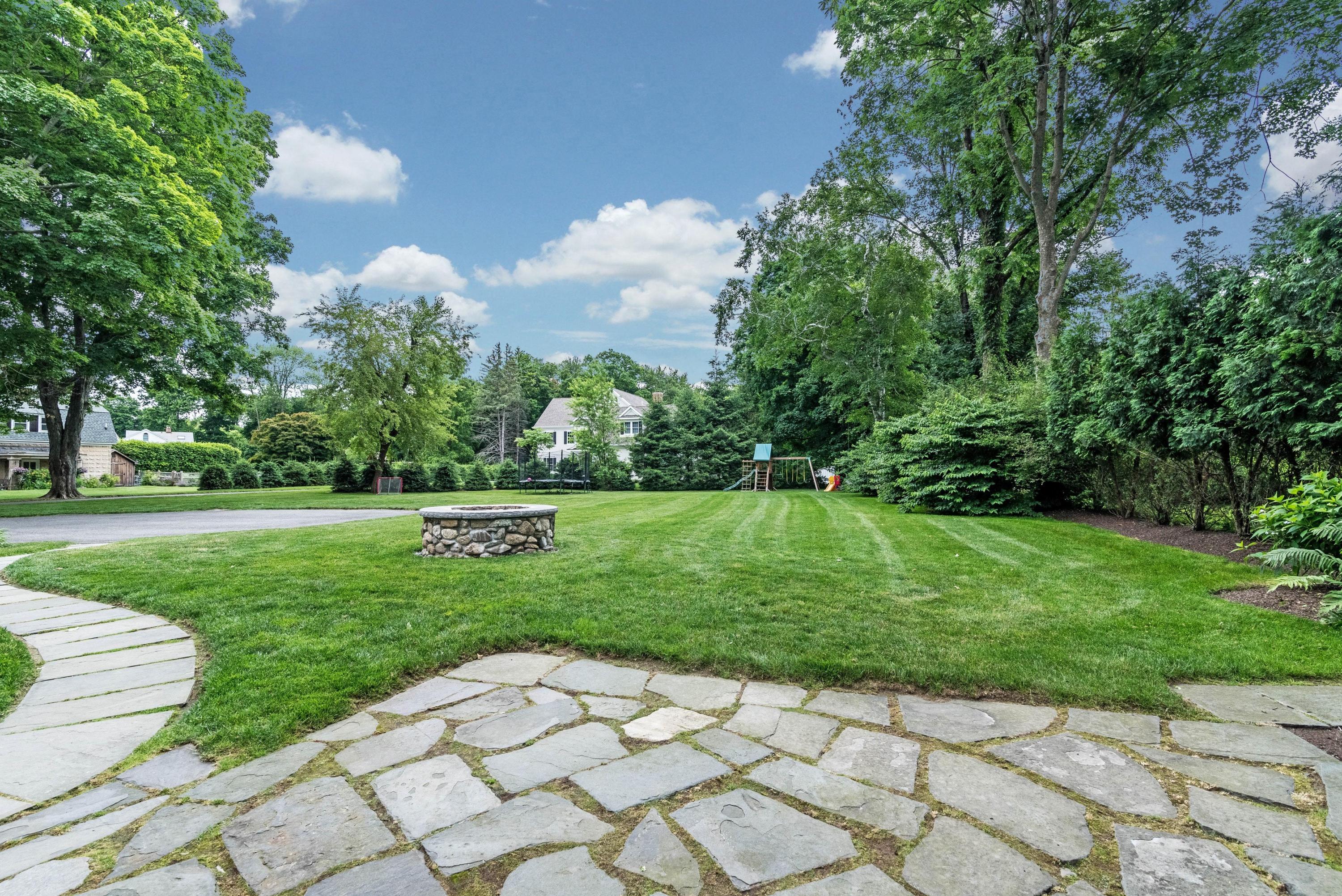 83 West Lane Ridgefield, CT 06877 - Photo 21 of 23