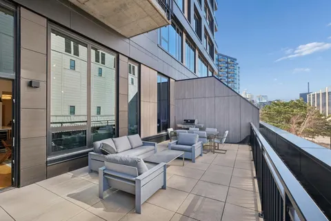 $545,000 | 1240 South 2nd Street, Unit 109, Minneapolis, MN 55415
