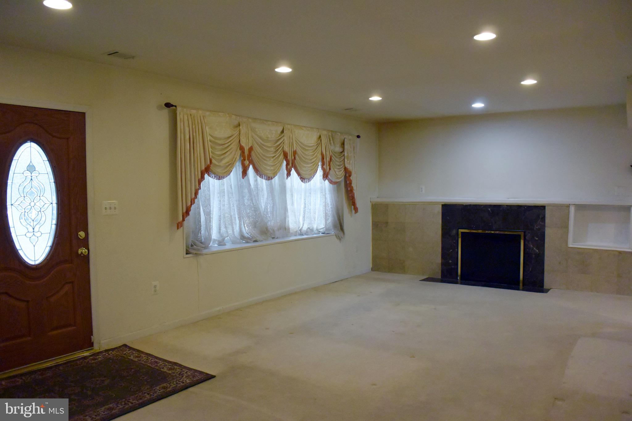8404 Adelphi Road Adelphi, MD 20783 - Photo 2 of 29 FAMILY ROOM