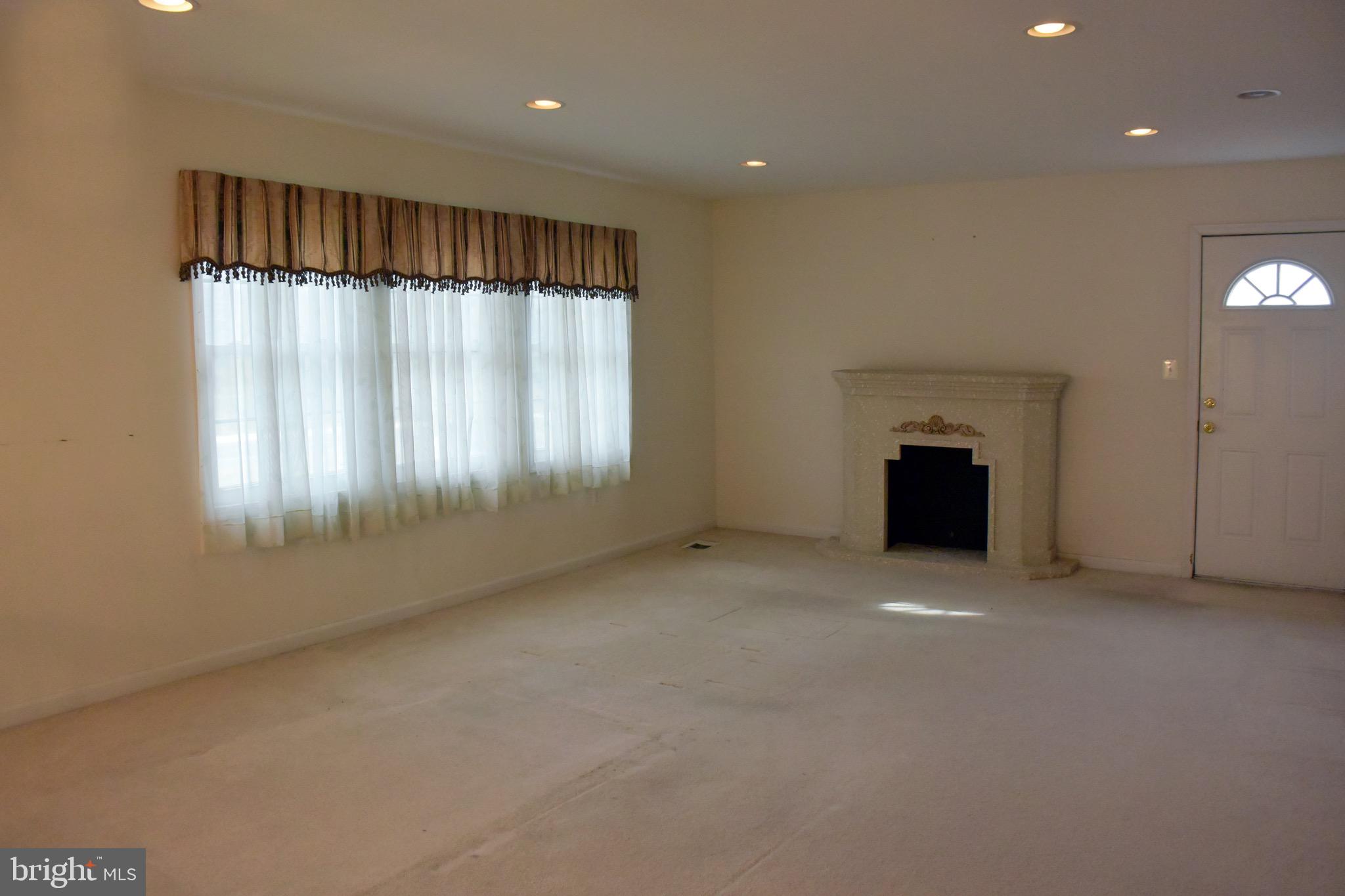 8404 Adelphi Road Adelphi, MD 20783 - Photo 14 of 29 FAMILY ROOM IN MAIN FLOOR