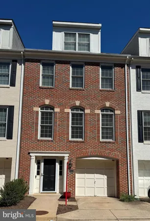$4,700 | 504 I North Thomas Street, Arlington, VA 22203
