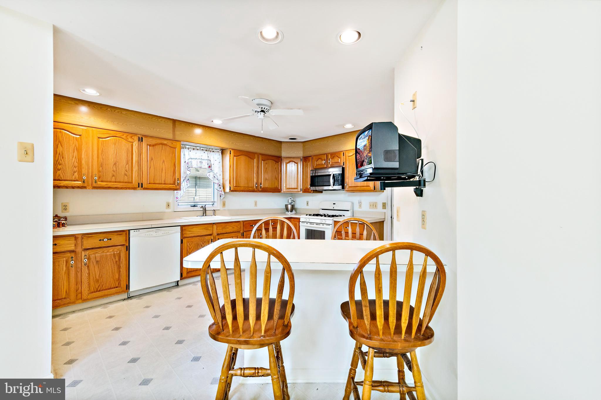 126 Inlet Avenue Manahawkin, NJ 08050 - Photo 12 of 41 Gallery Image 12
