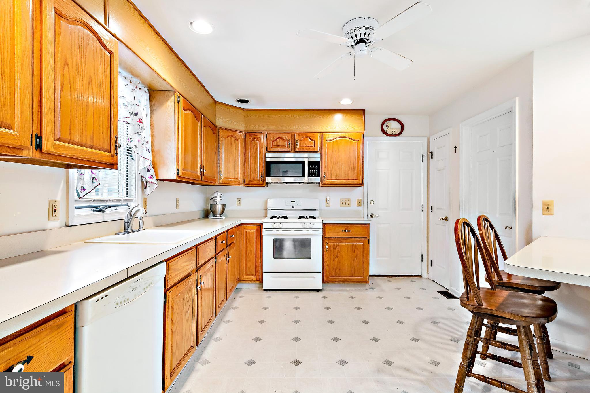 126 Inlet Avenue Manahawkin, NJ 08050 - Photo 16 of 41 Gallery Image 16
