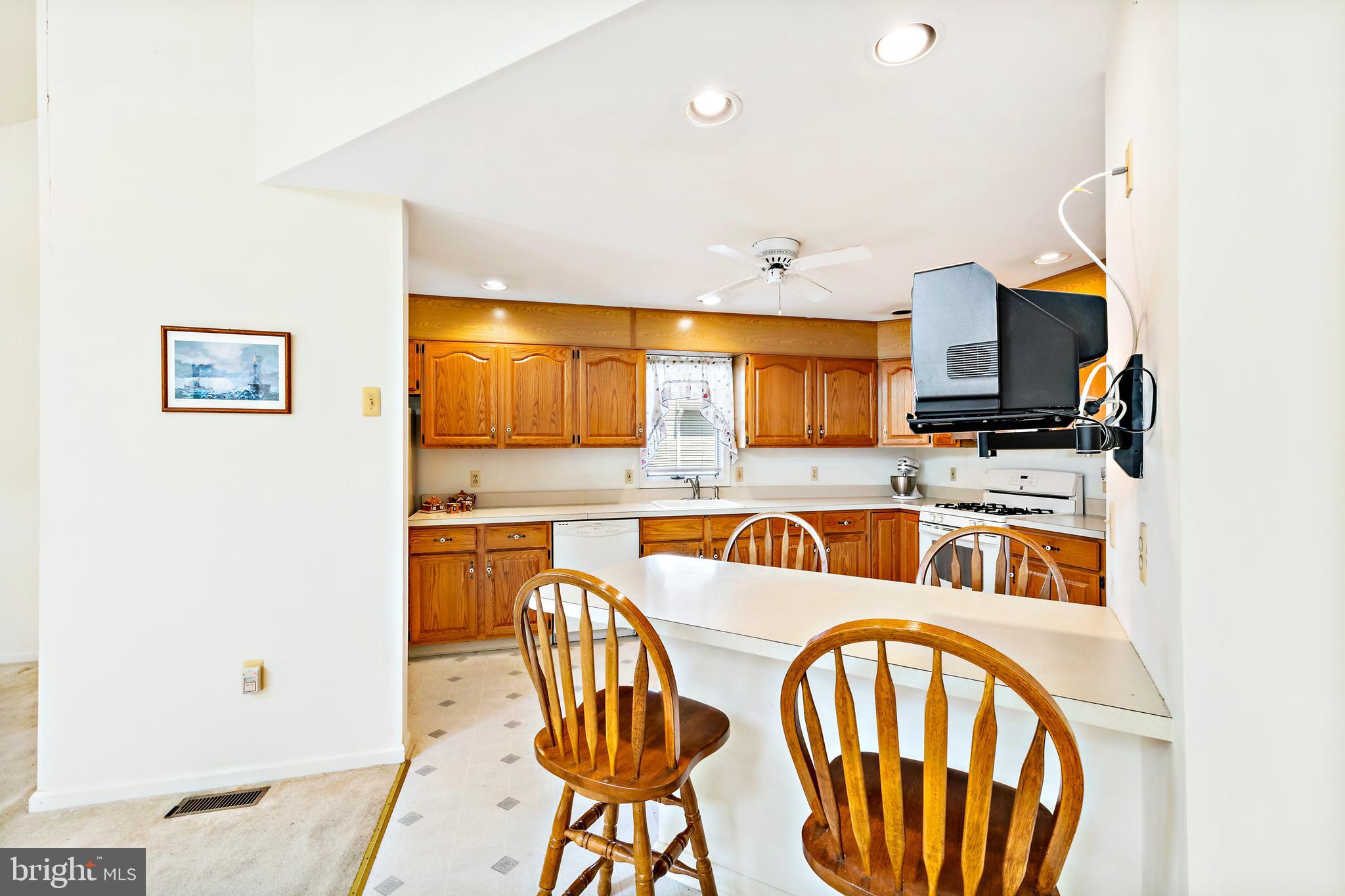 126 Inlet Avenue Manahawkin, NJ 08050 - Photo 8 of 41 Gallery Image 8