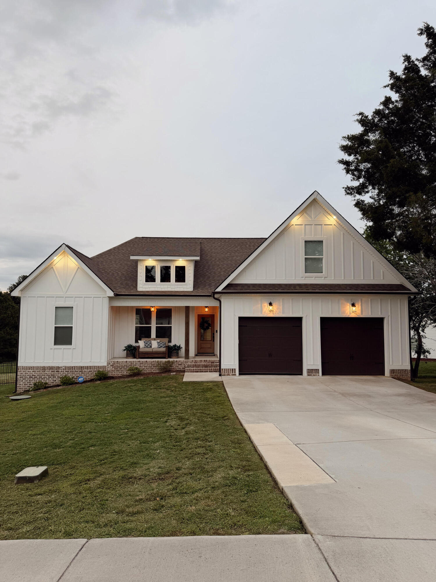 185 Hunting Ridge Circle Rock Spring, GA 30739 - Photo 2 of 41 *