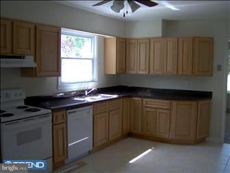 1457 Sinkler Road Warminster, PA 18974 - Photo 3 of 6 Gallery Image 3