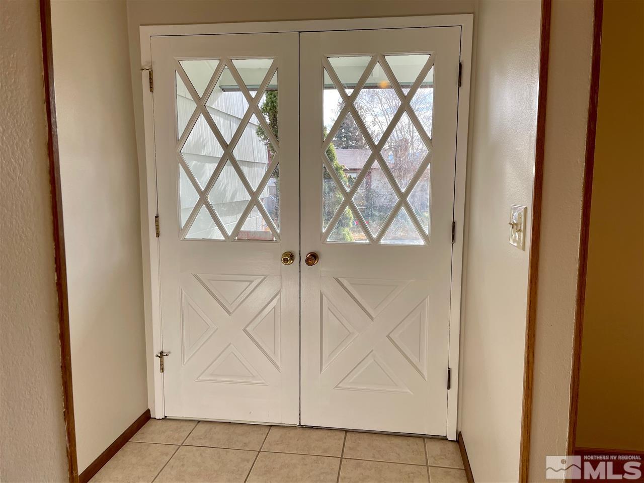 2725 Judith Lane Reno, NV 89503 - Photo 3 of 33 Photo 3
