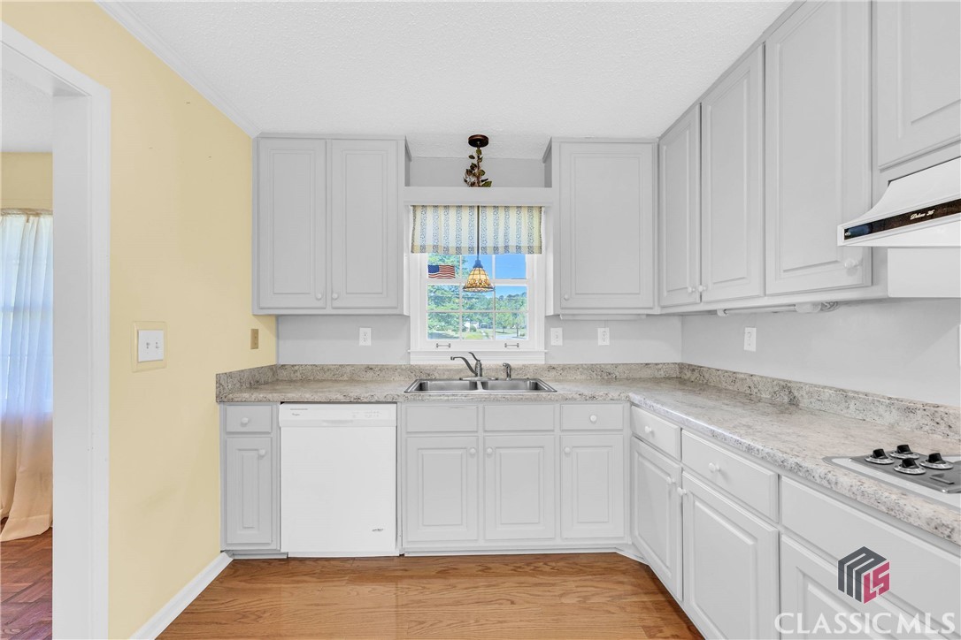 520 Brand Road Southwest Loganville, GA 30052 - Photo 12 of 52 Gallery Image 12