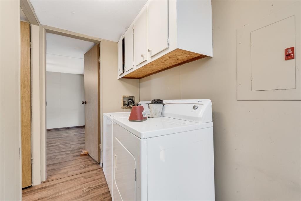 510 North D Ranch Road Waxahachie, TX 75167 - Photo 27 of 38 a utility room with dryer and washer