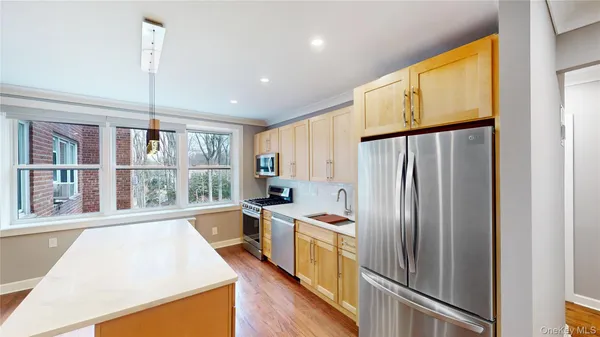 $407,000 | 1133 Midland Avenue, Unit 3L, Bronxville, NY 10708