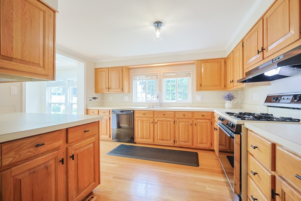27 Fir Road Rockland, MA 02370 - Photo 3 of 32 Gallery Image 3