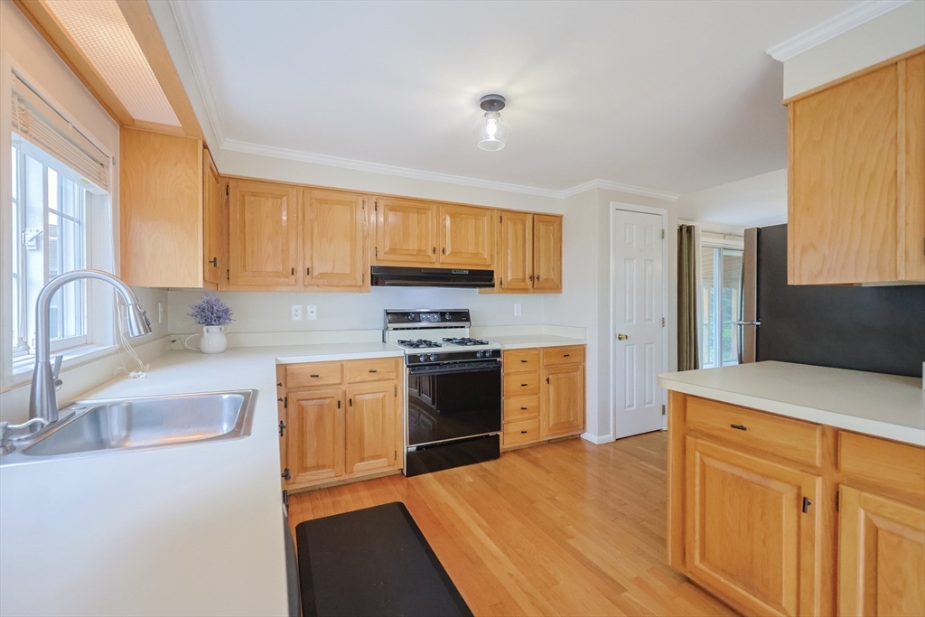 27 Fir Road Rockland, MA 02370 - Photo 4 of 32 Gallery Image 4