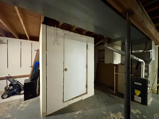 $214,900 | 924 East South Avenue, Emporia, KS 66801