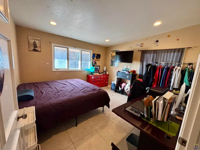 $214,900 | 924 East South Avenue, Emporia, KS 66801