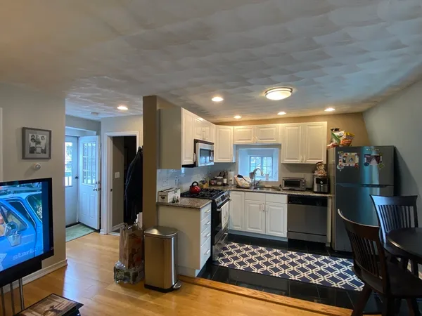 $2,500 | 88 Pearl Street, Unit 3, Somerville, MA 02145