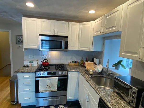 $2,500 | 88 Pearl Street, Unit 3, Somerville, MA 02145