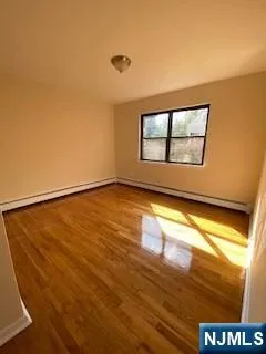 a view of empty room with window