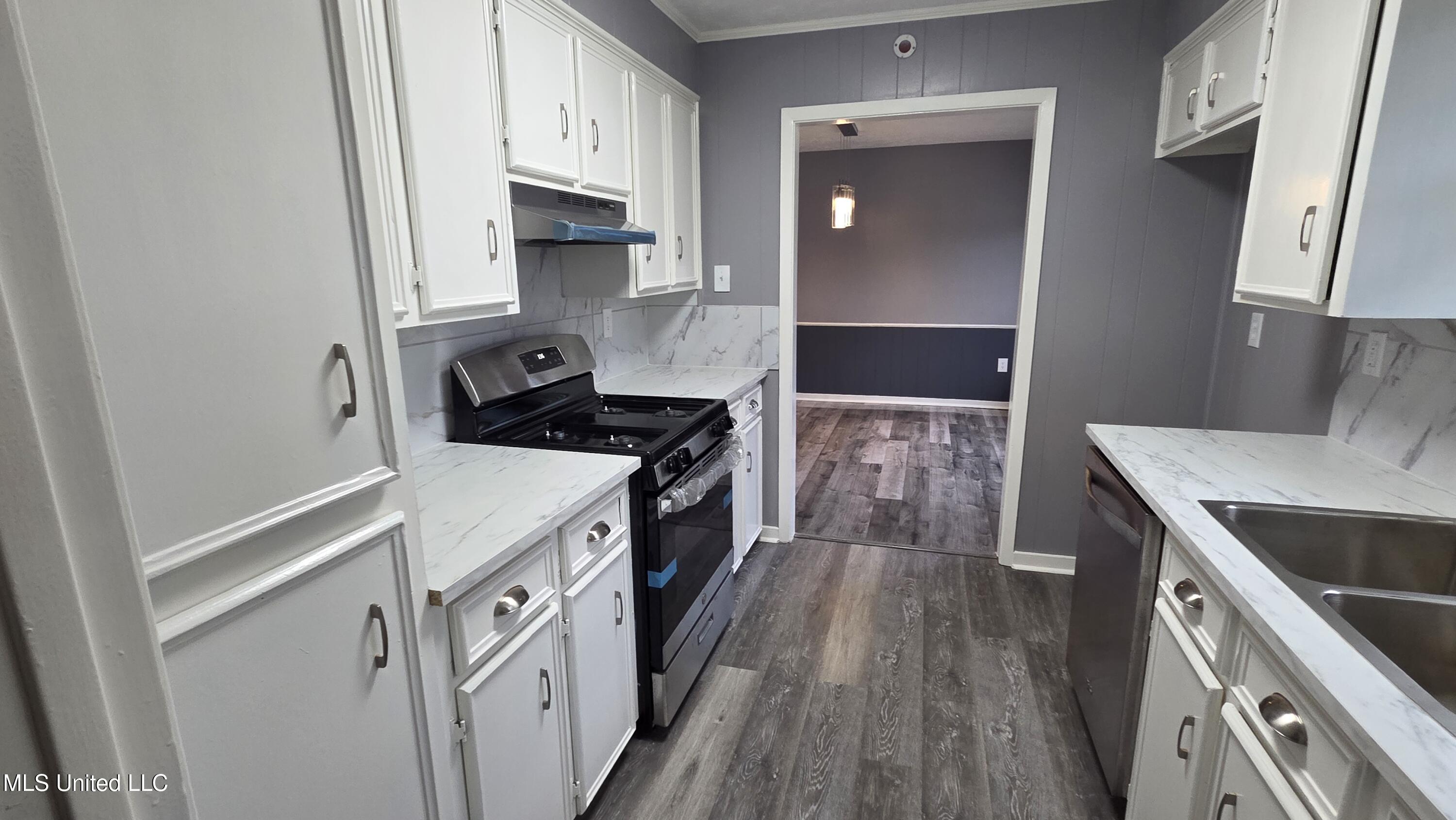 419 Vicksburg Street Edwards, MS 39066 - Photo 15 of 33 Kitchen 2