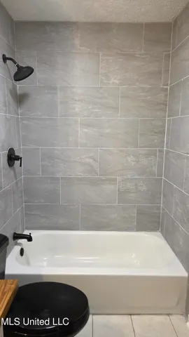 $240,000 | 419 Vicksburg Street, Edwards, MS 39066