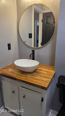 $240,000 | 419 Vicksburg Street, Edwards, MS 39066