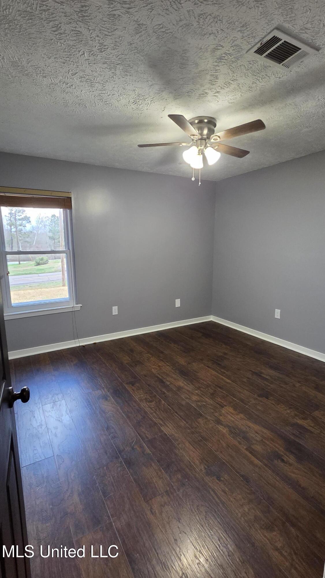 419 Vicksburg Street Edwards, MS 39066 - Photo 22 of 33 Bedroom 3