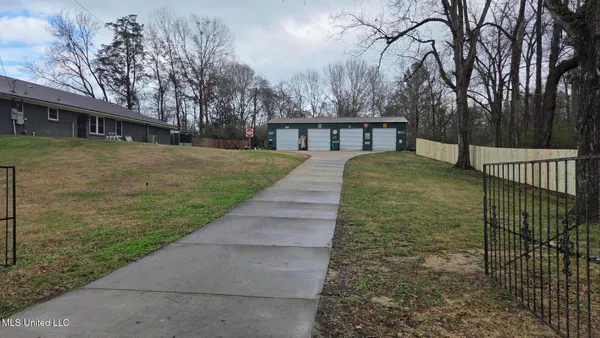 $240,000 | 419 Vicksburg Street, Edwards, MS 39066