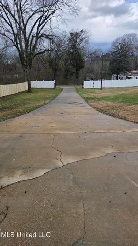 $240,000 | 419 Vicksburg Street, Edwards, MS 39066