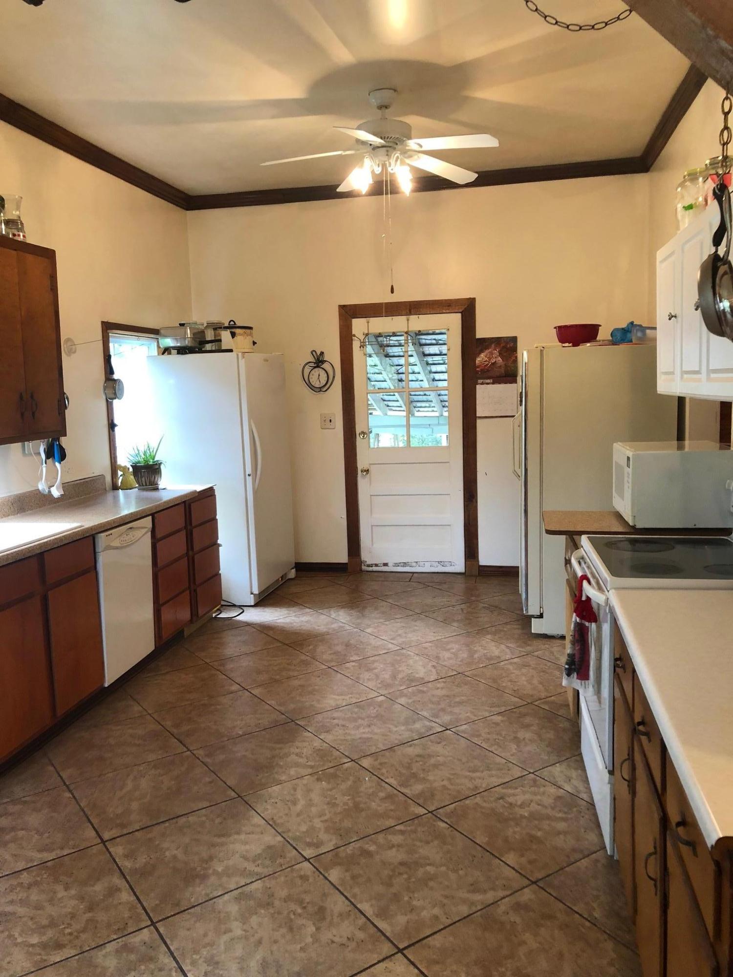 1315 Lake Howard Road LaFayette, GA 30728 - Photo 5 of 40 Kitchen