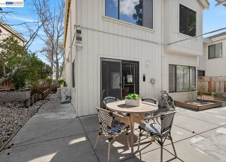 $1,249,000 | 455 Eagle Valley Way, Danville, CA 94506