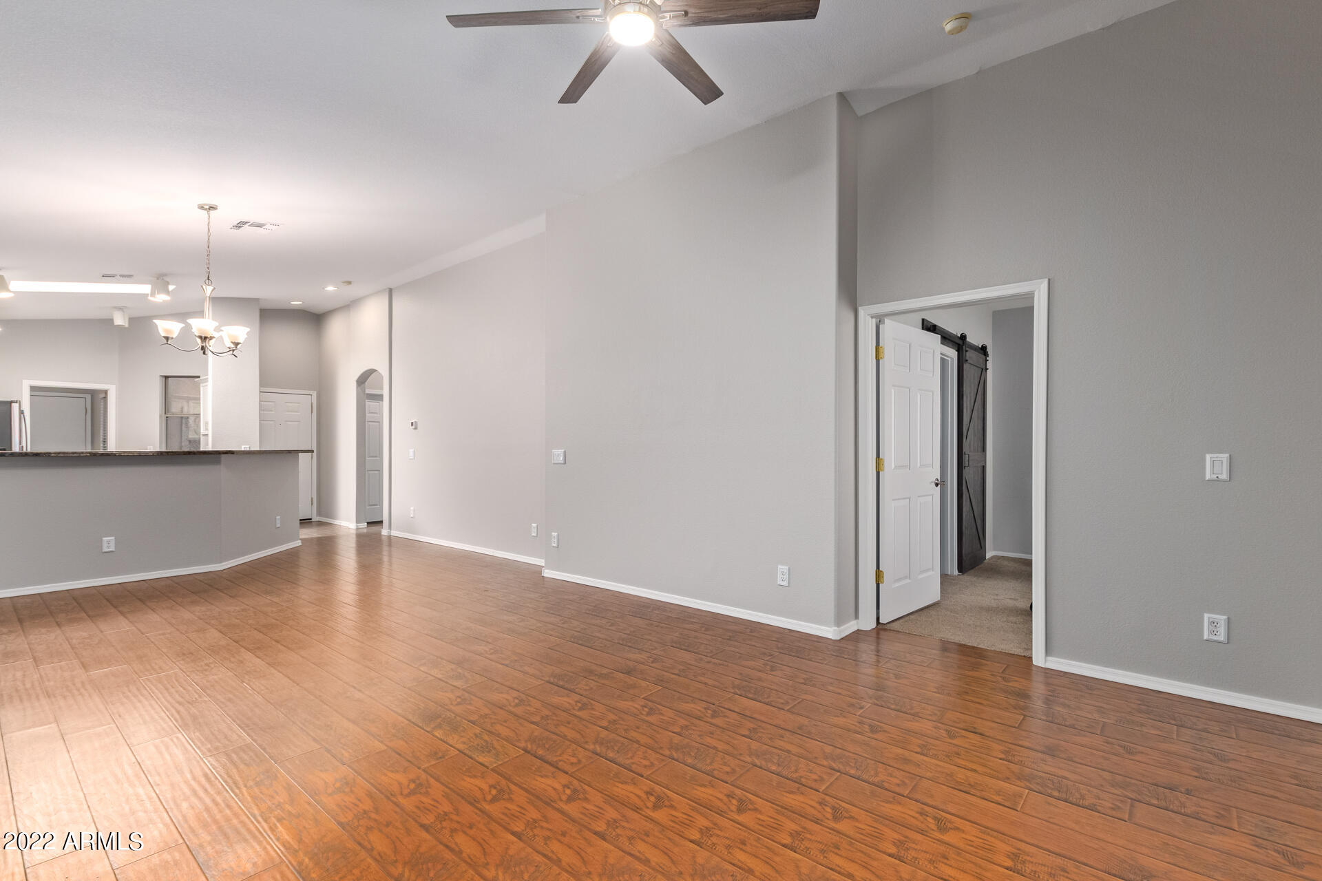 927 South Racine Lane Gilbert, AZ 85296 - Photo 4 of 26 07 - Racine
