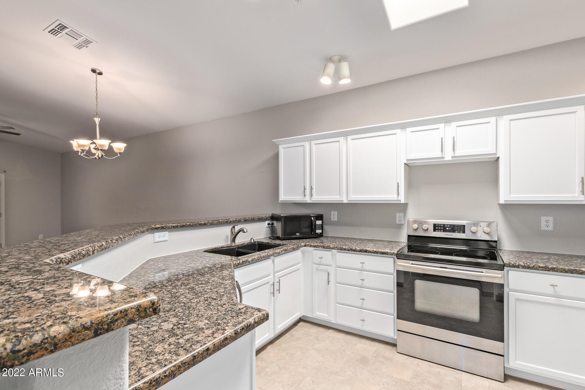 927 South Racine Lane Gilbert, AZ 85296 - Photo 7 of 26 10 - Racine