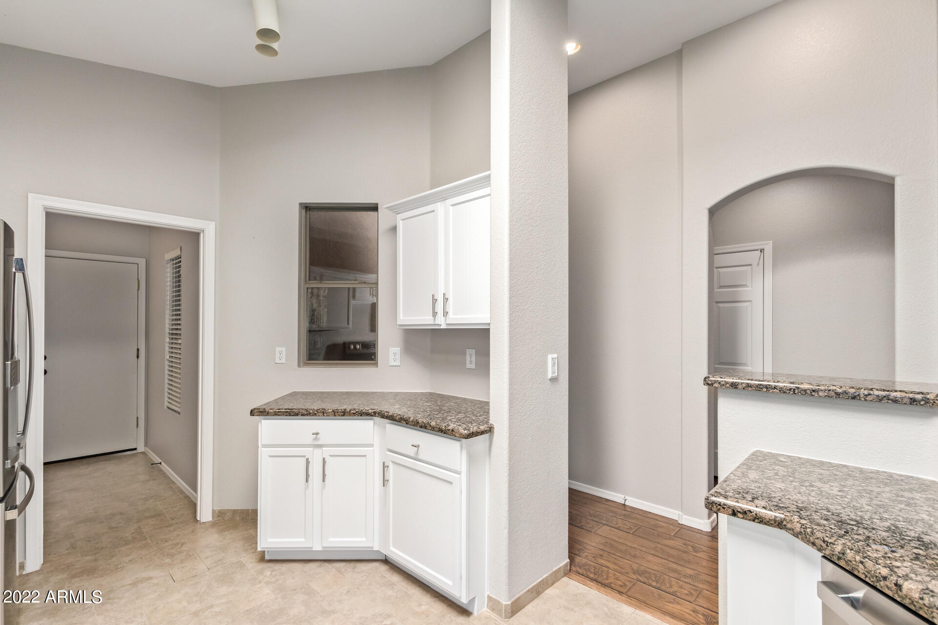 927 South Racine Lane Gilbert, AZ 85296 - Photo 8 of 26 11 - Racine