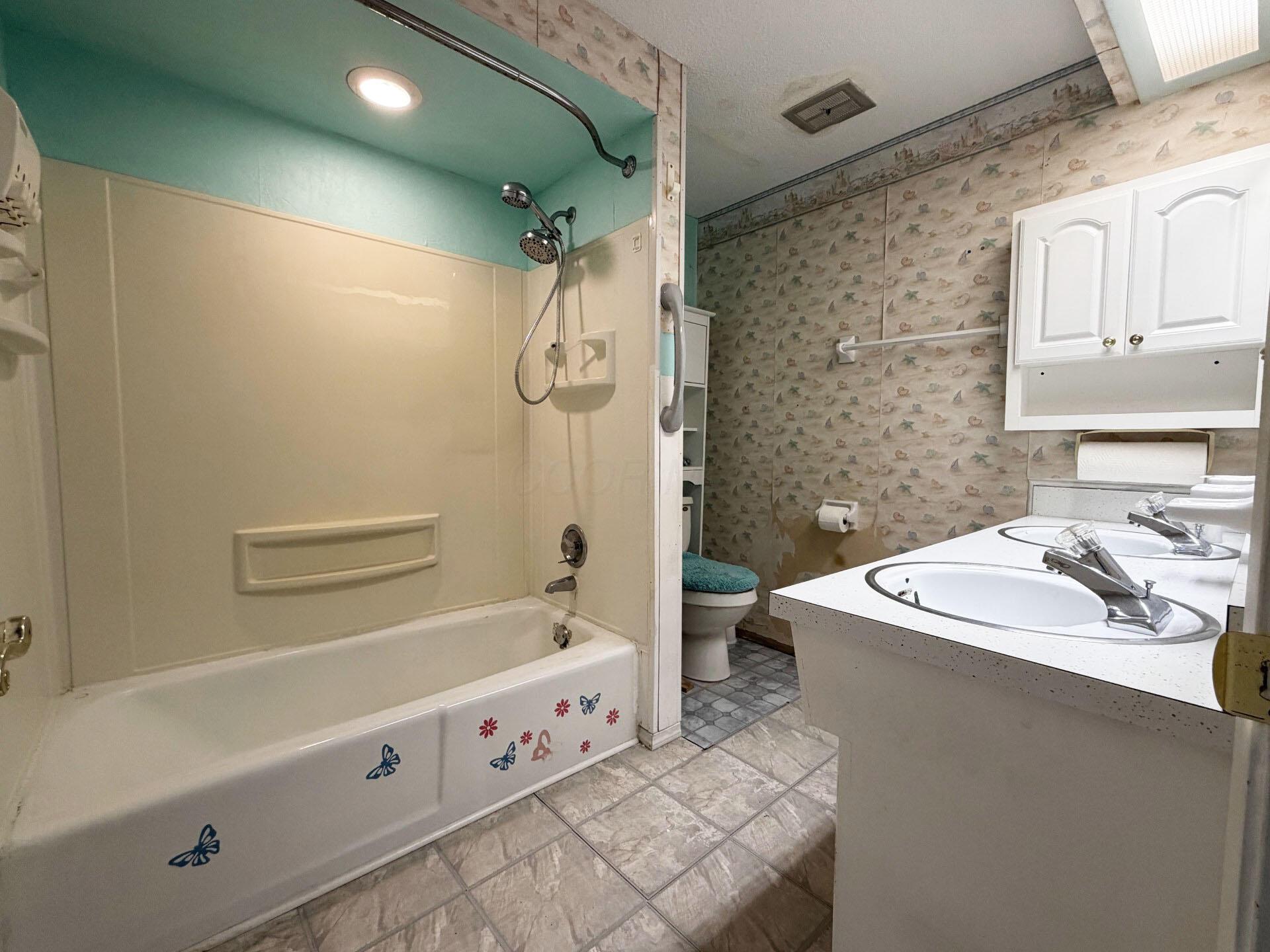 276 Allview Road Westerville, OH 43081 - Photo 11 of 23 FullBath