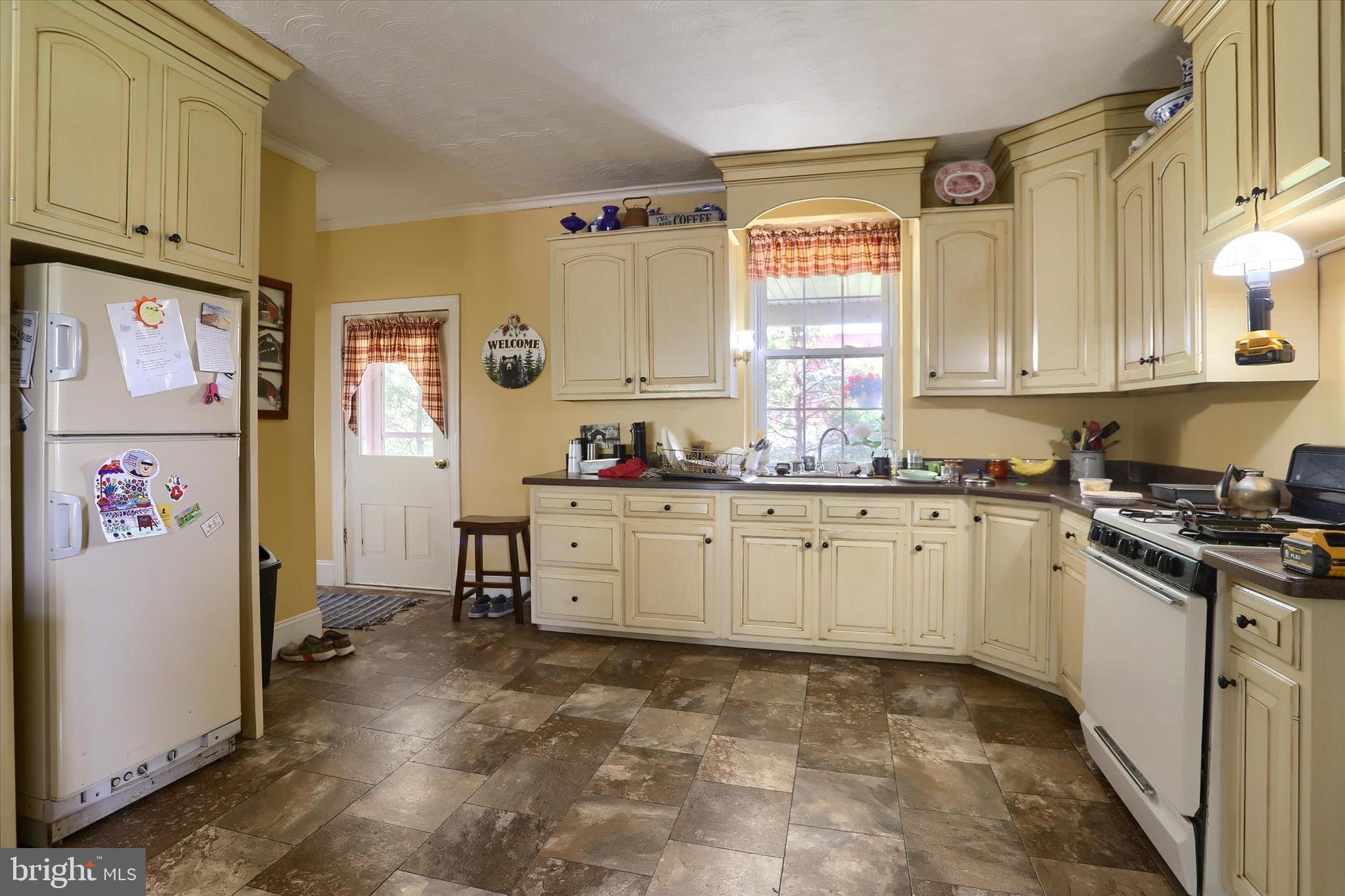 1010 Adams Grove Road Blain, PA 17006 - Photo 7 of 92