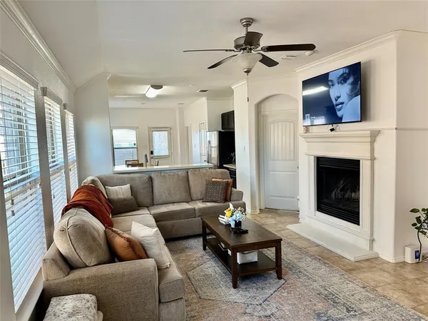 $1,975 | 3003 Rosemount Lane, Crandall, TX 75114