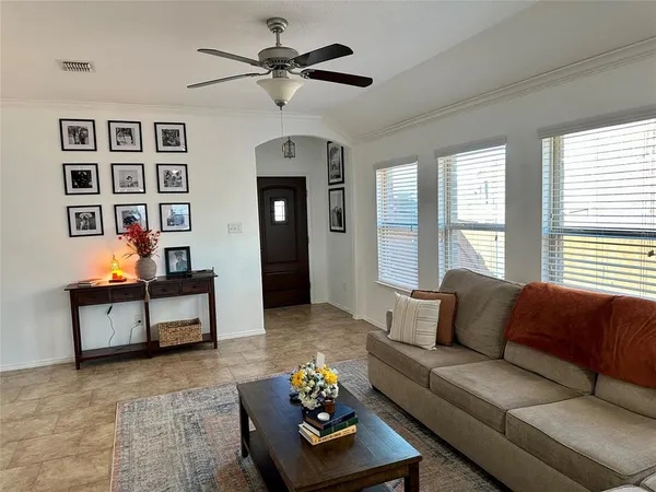 $1,975 | 3003 Rosemount Lane, Crandall, TX 75114