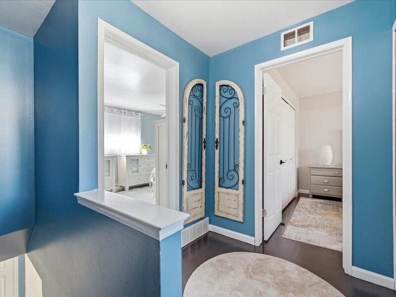 3148 Williamsburg Road Ann Arbor, MI 48108 - Photo 15 of 33 Hallway